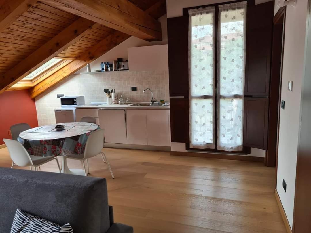 Appartamento Residenza Lavinia モンフォルテ・ダルバ エクステリア 写真