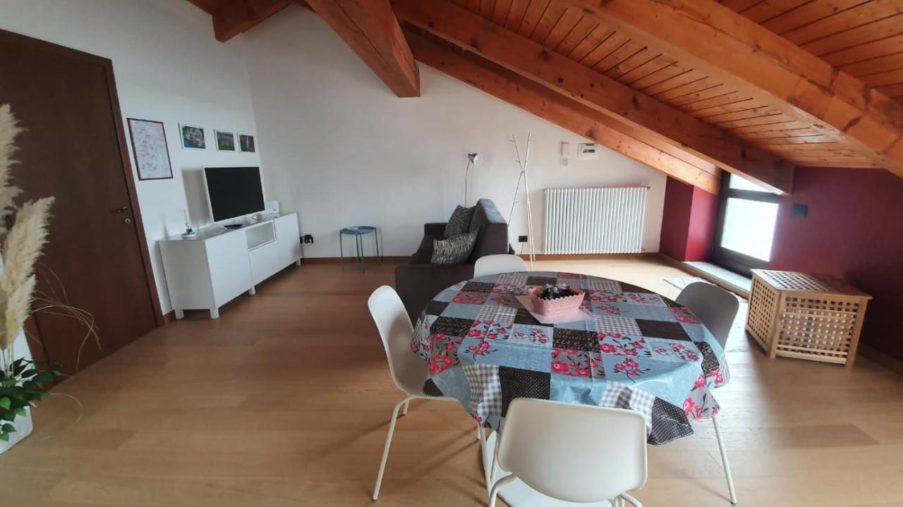 Appartamento Residenza Lavinia モンフォルテ・ダルバ エクステリア 写真