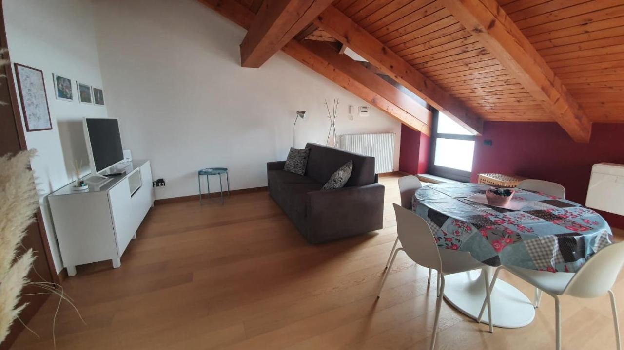 Appartamento Residenza Lavinia モンフォルテ・ダルバ エクステリア 写真
