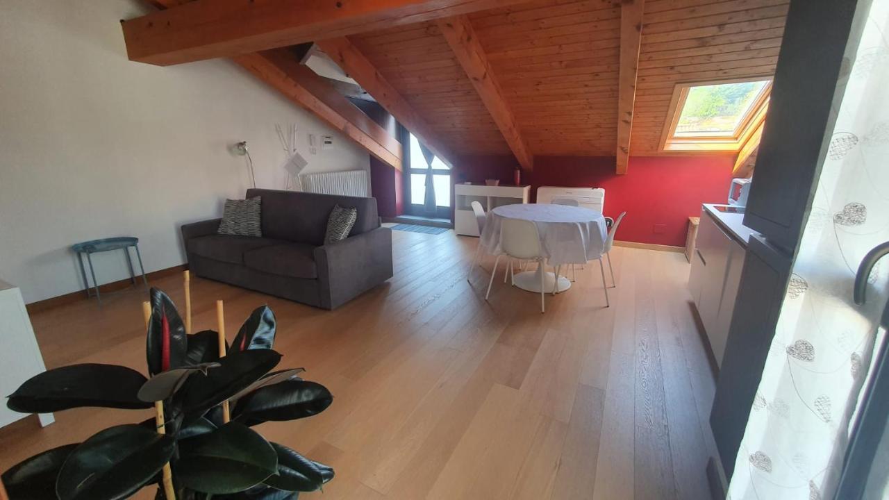 Appartamento Residenza Lavinia モンフォルテ・ダルバ エクステリア 写真